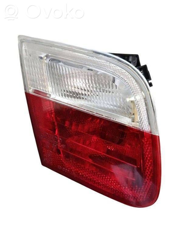 BMW 3 E46 Aizmugurējais lukturis virsbūvē 