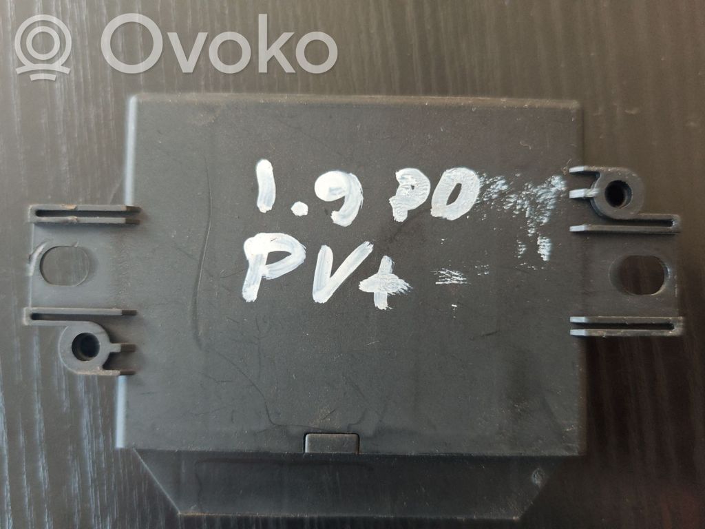 Volkswagen PASSAT B5.5 Centralina/modulo sensori di parcheggio PDC 
