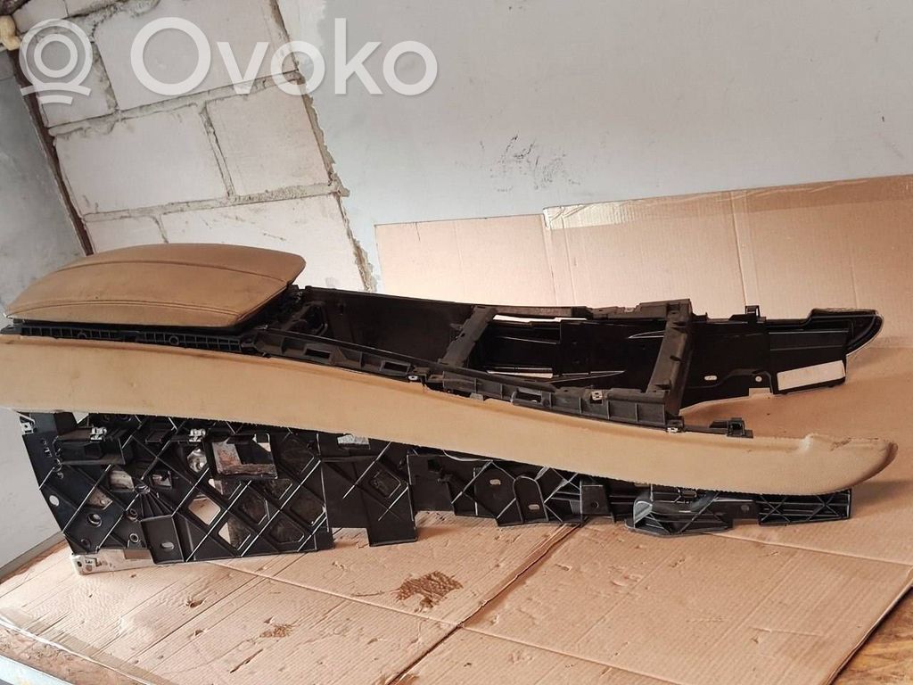 Podłokietnik tunelu środkowego   51166969544,01178444