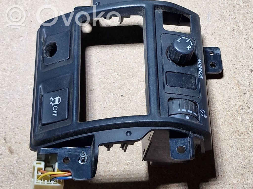 Subaru Outback Wing mirror switch 