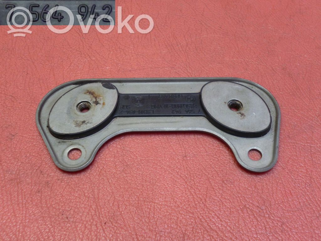 Muffler mount bracket/holder   7564942