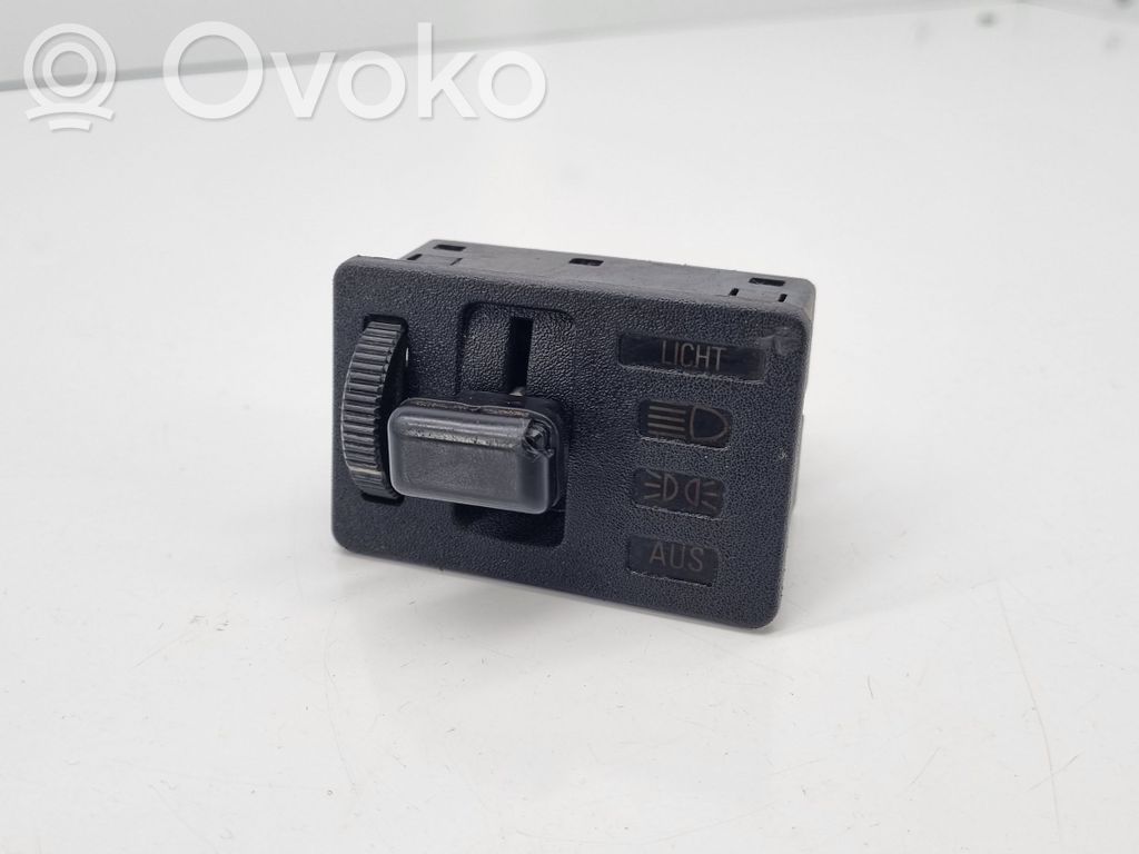 Light switch   1369941