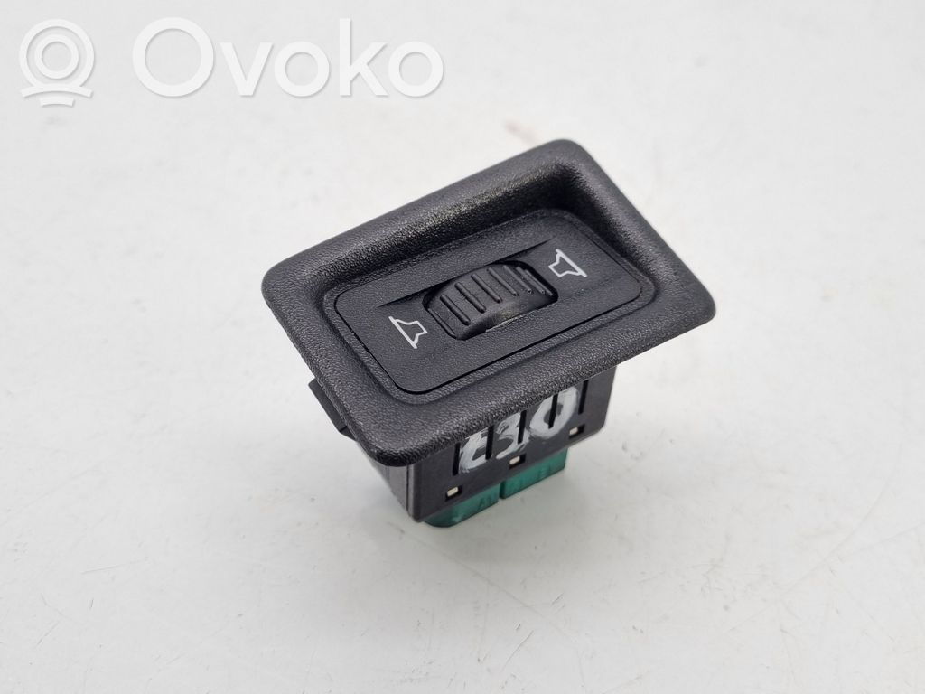 BMW 3 E30 Przyciski / Przełącznik regulacji głośności 