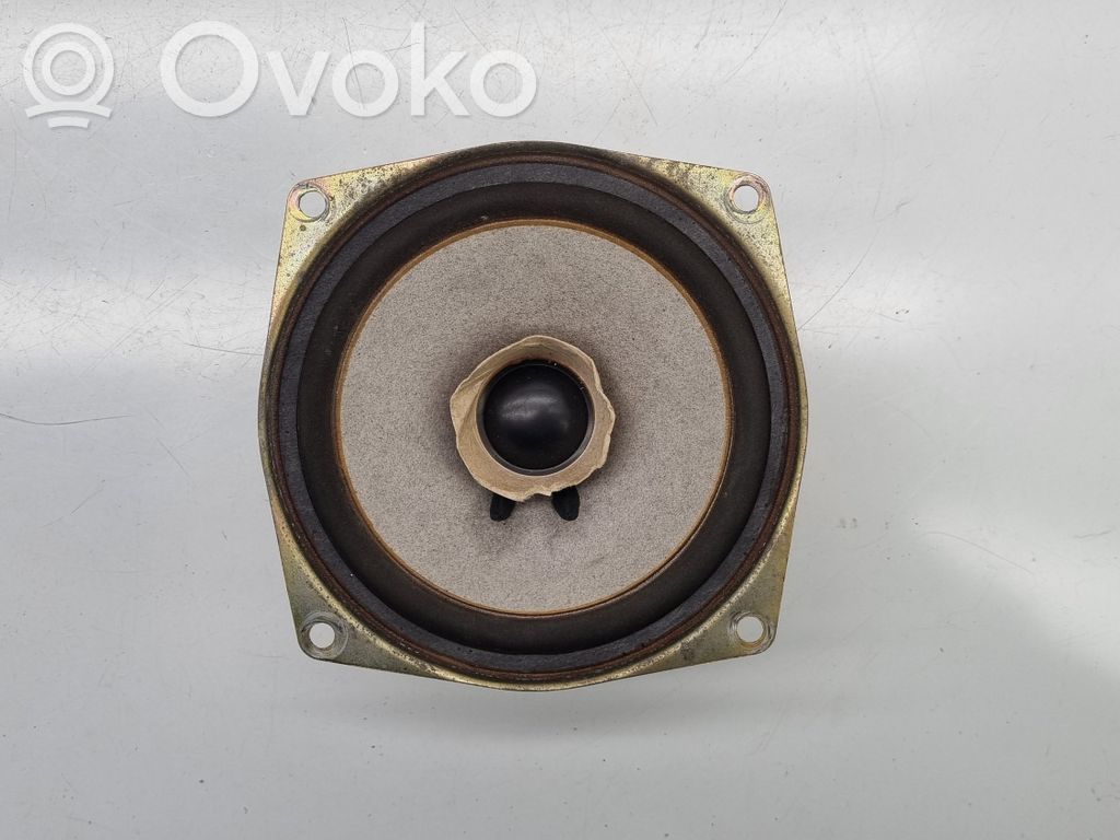 BMW 3 E30 Etuoven kaiutin 