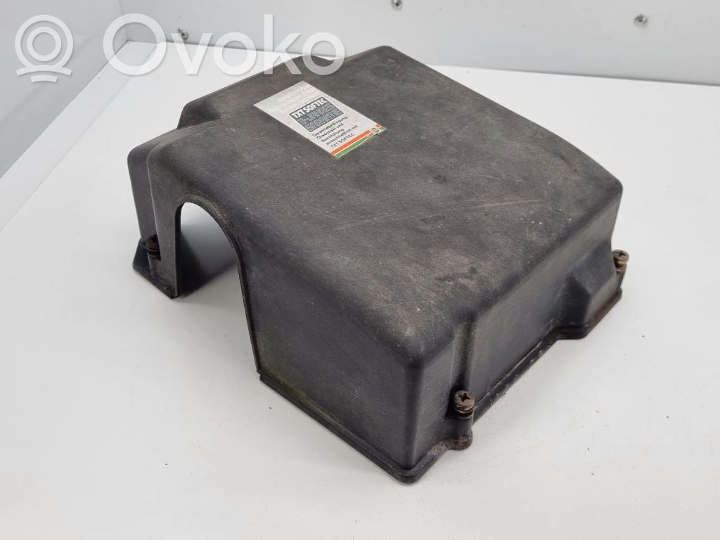 BMW 5 E34 Dangtelis saugiklių dėžės 