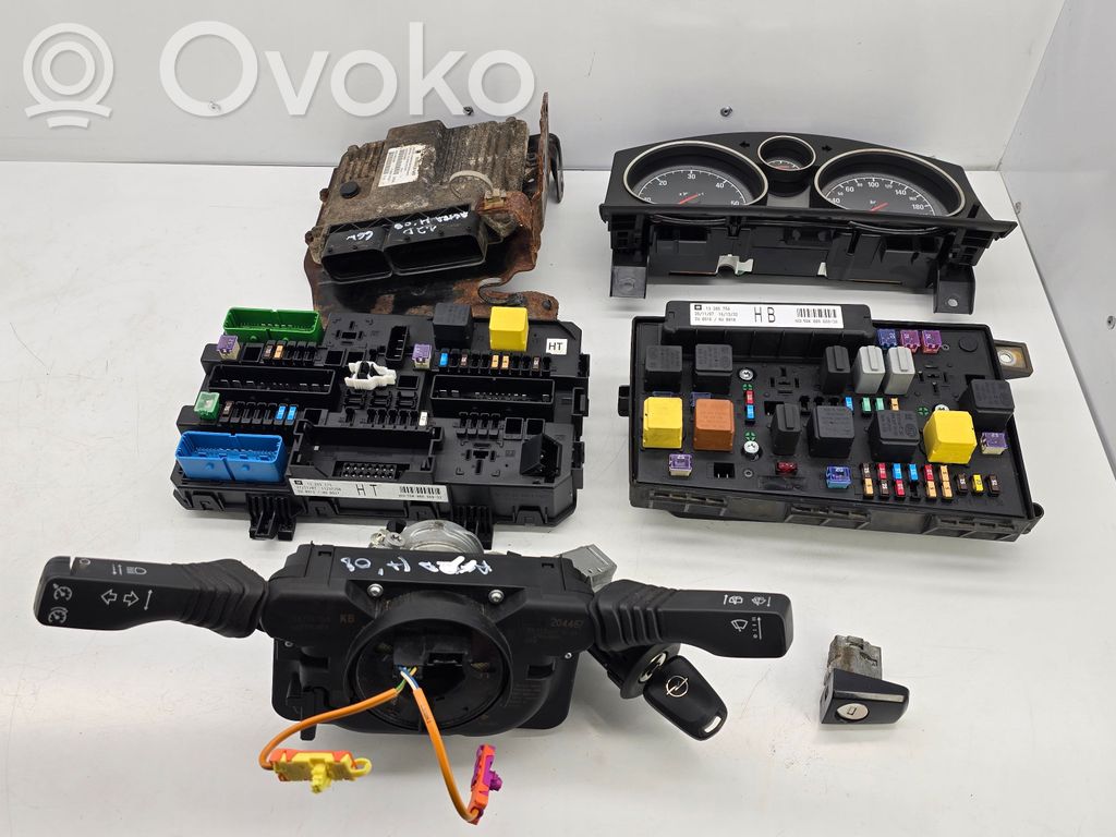 Opel Astra H Engine ECU kit and lock set 