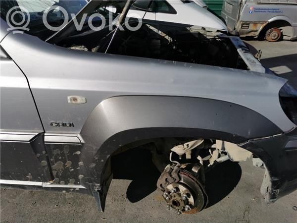 Hyundai Terracan Etulokasuojan reuna 