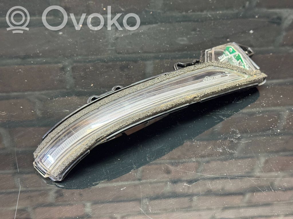 Mirror indicator light   30182102