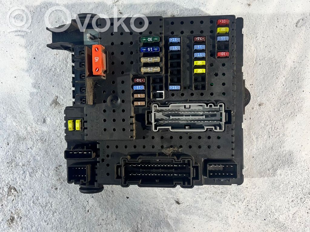 Volvo V70 Fuse module 