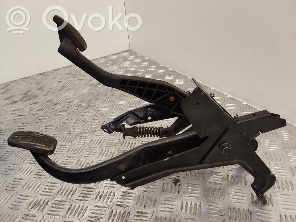 Volvo V70 Педаль 