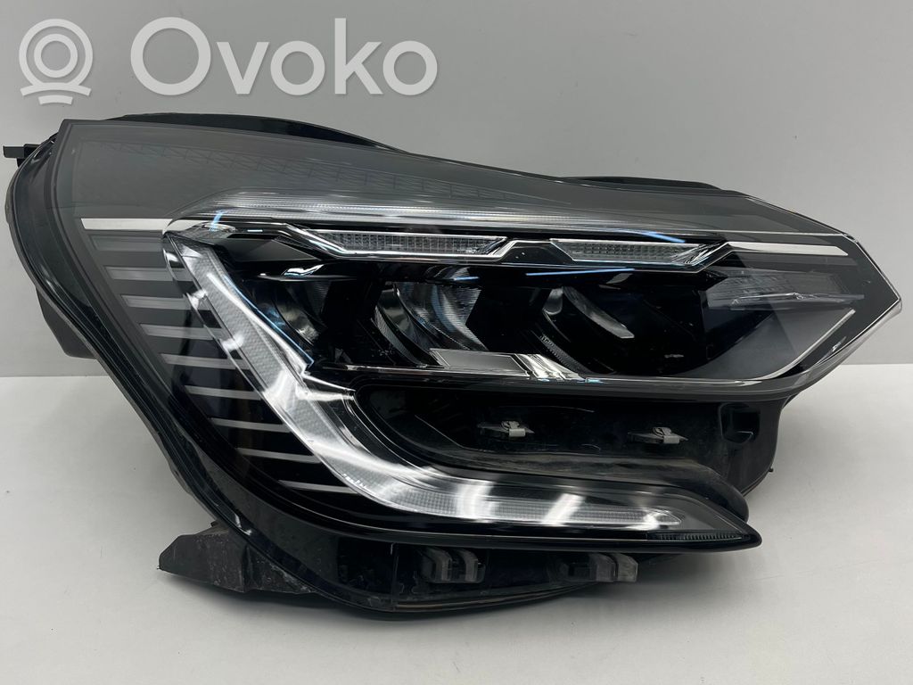 Renault Captur Lampa przednia 