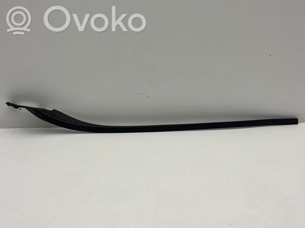 Volvo V60 Windshield trim 