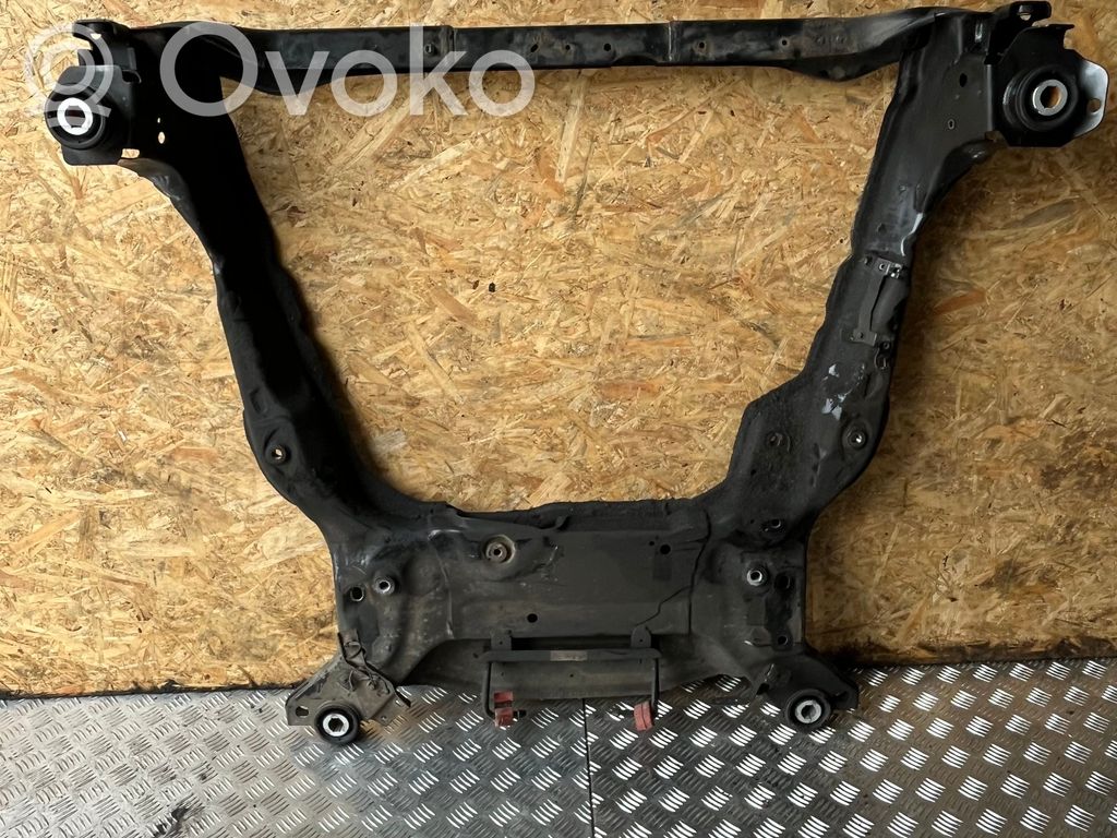 Volvo V60 Priekinis traversas 