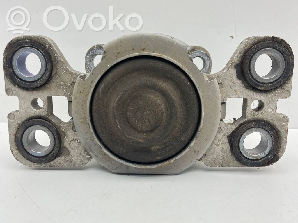 Volvo V60 Engine mount bracket 