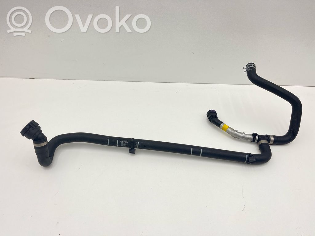 Volvo V60 Engine coolant pipe/hose 