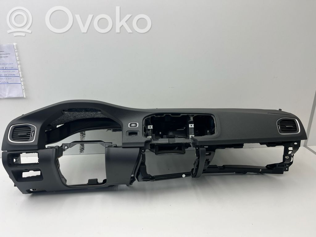 Volvo V60 Panelis 