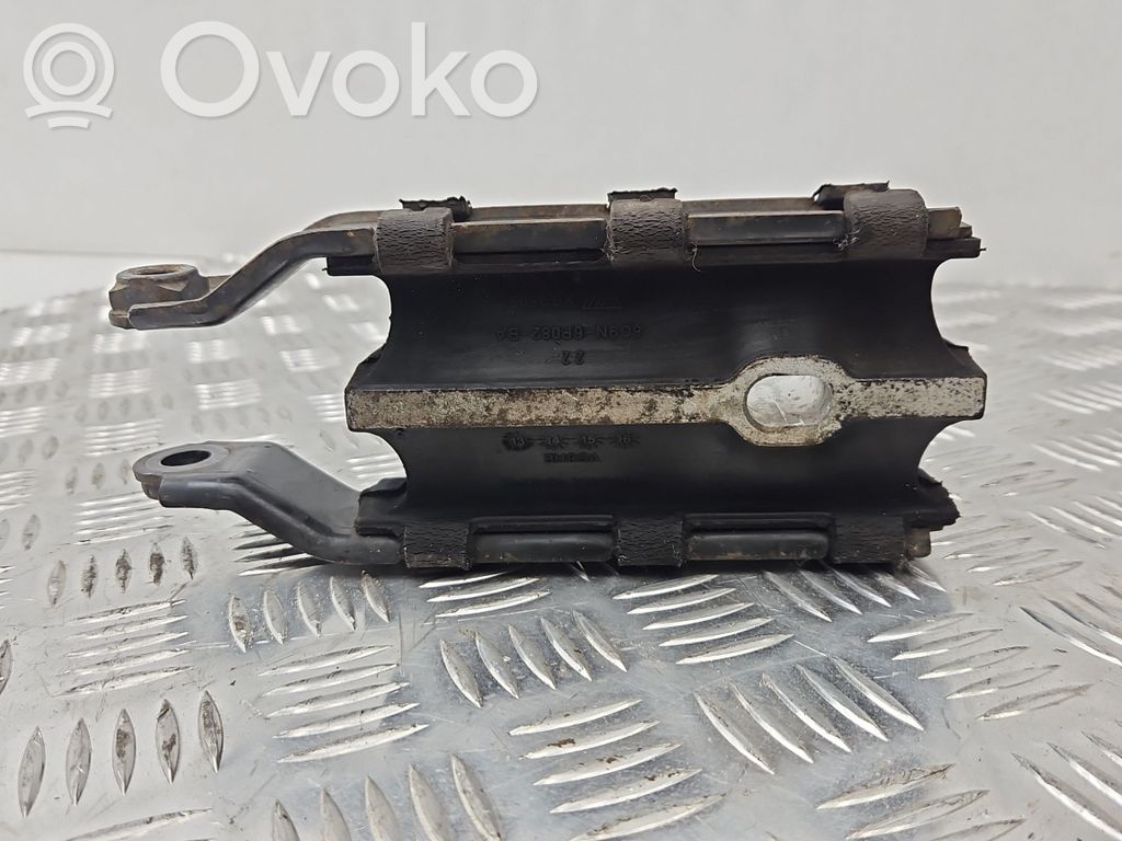 Volvo V60 Engine mount bracket 