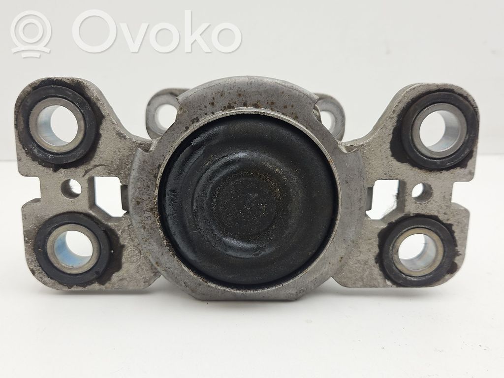 Volvo V60 Engine mount bracket 