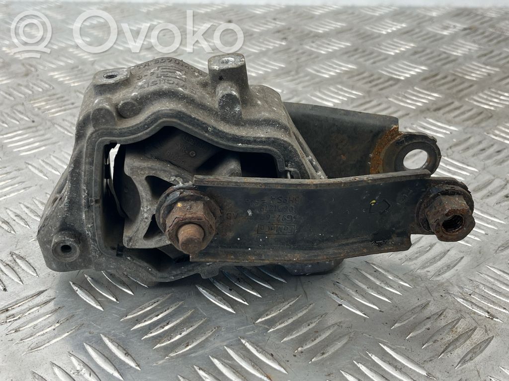 Volvo V60 Engine mount bracket 