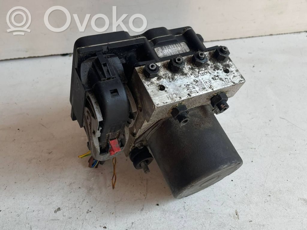 Audi A4 S4 B7 8E 8H ABS-pumppu 