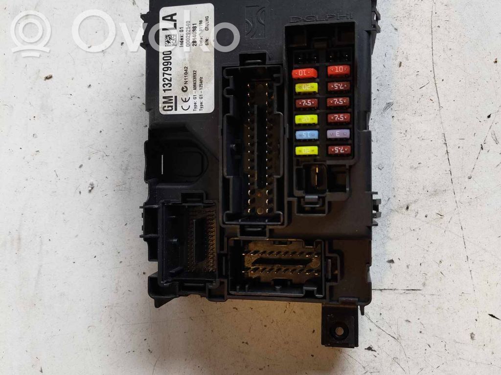 Opel Corsa D Saugiklių blokas 