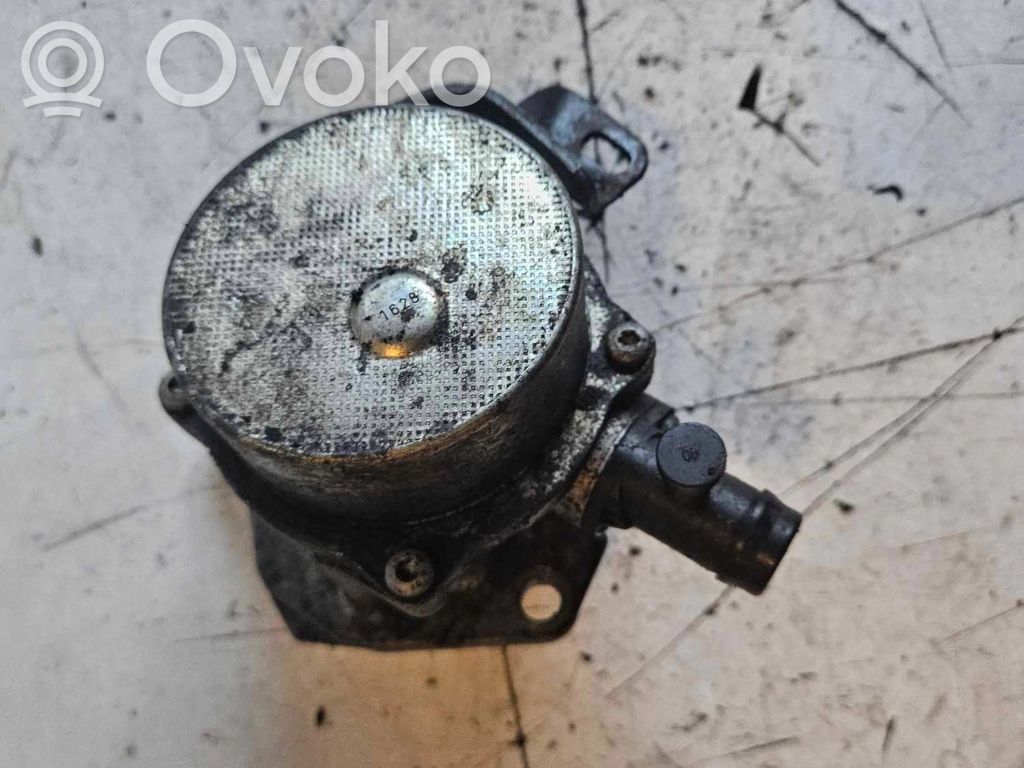 Nissan Qashqai Vacuum pump 