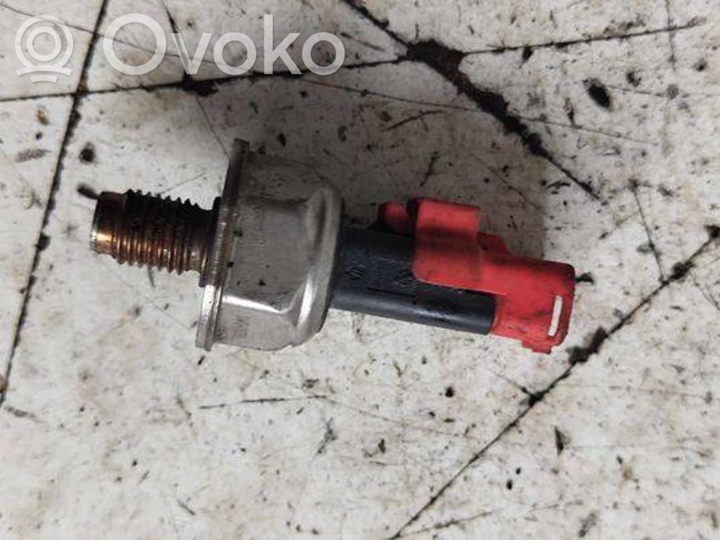Ford Mondeo MK IV Fuel pressure sensor 