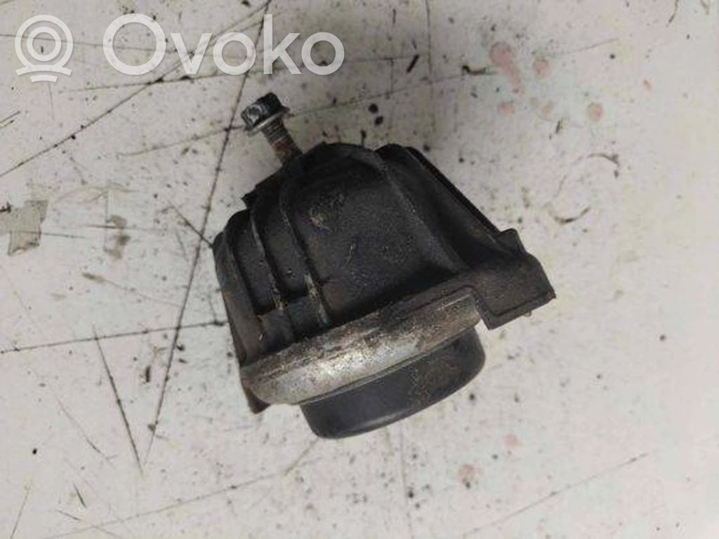 BMW 3 E90 E91 Engine mount bracket 