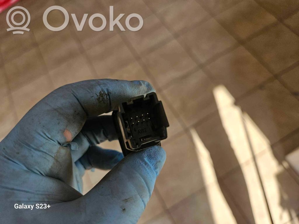Chevrolet Volt I Engine start stop button switch 
