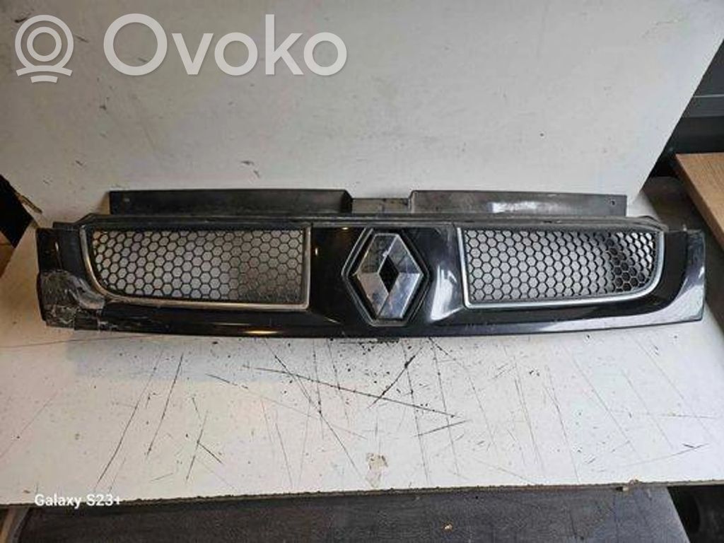 Renault Trafic II (X83) Front bumper upper radiator grill 