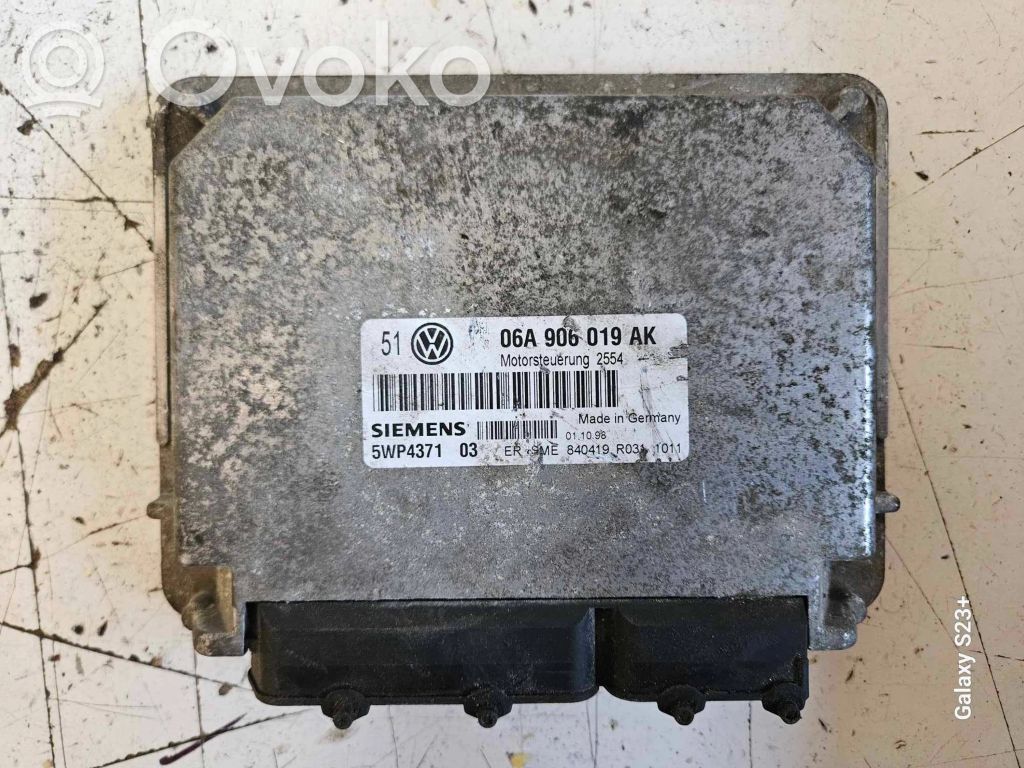 Engine control unit/module   06A906019AK,5WP4371