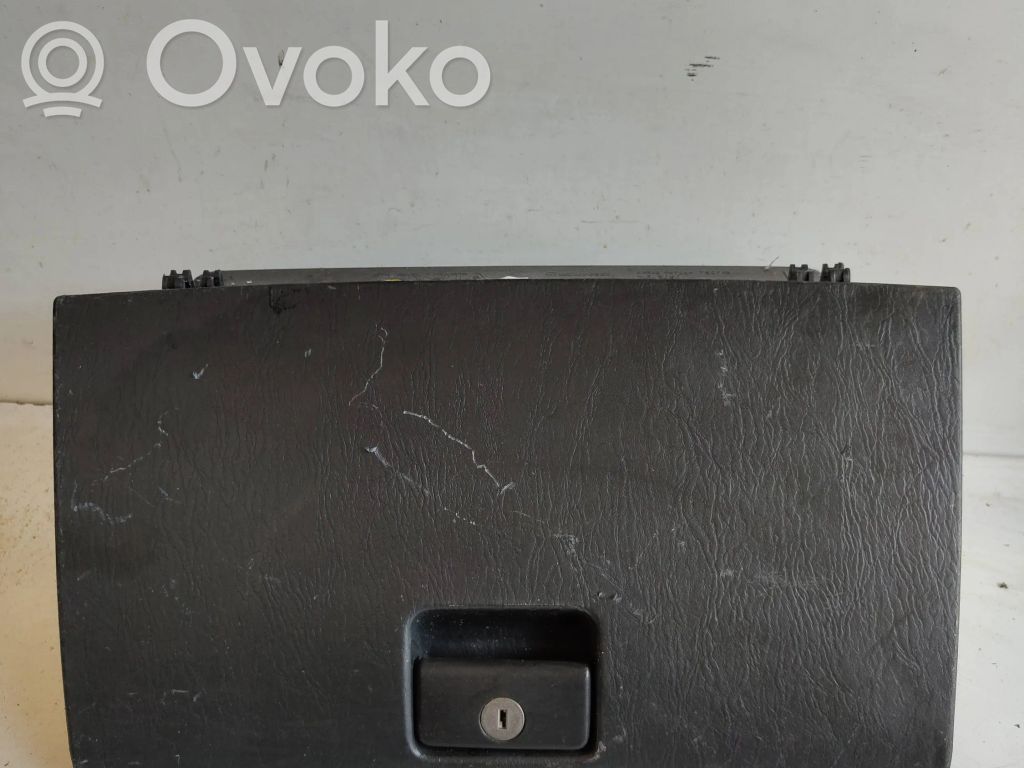 Toyota Corolla E120 E130 Handschuhfach 