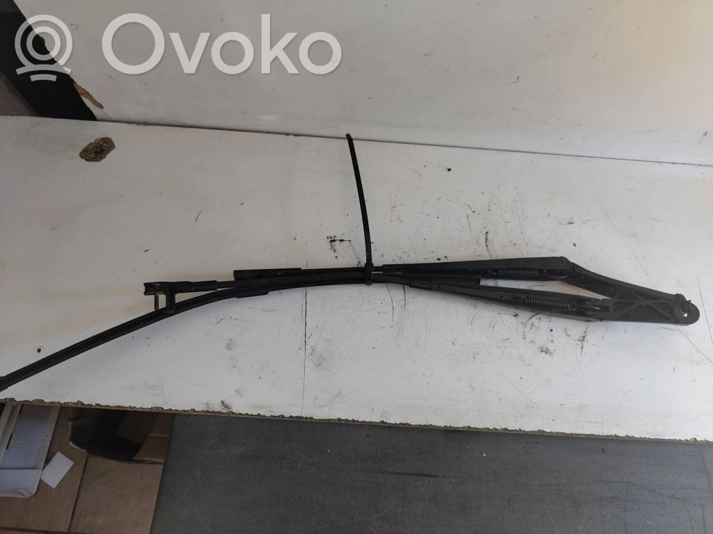 Volkswagen Golf V Ramię wycieraczki szyby przedniej / czołowej 