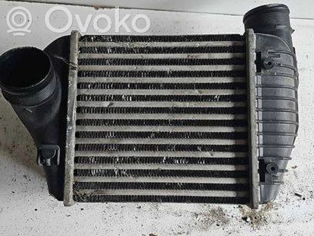 Audi A6 S6 C6 4F Chłodnica powietrza doładowującego / Intercooler 