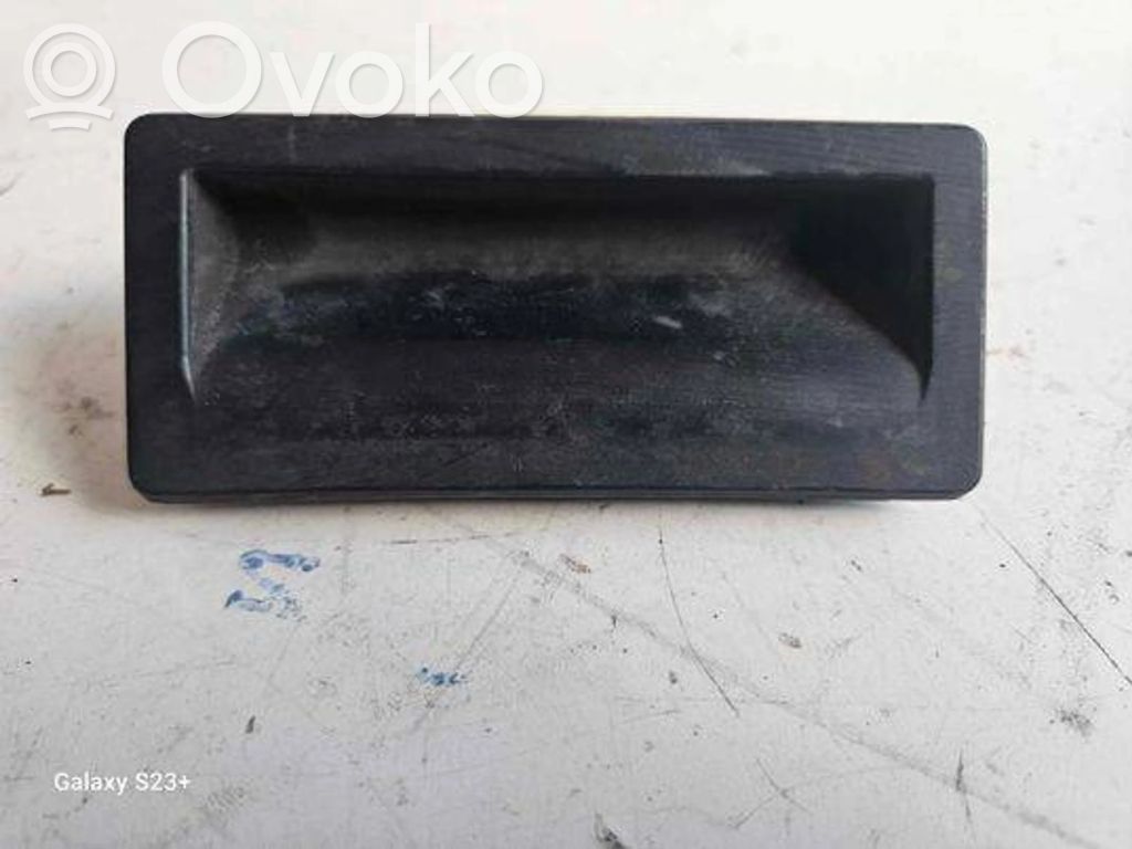 Audi A4 S4 B8 8K Uchwyt / Rączka zewnętrzna otwierania klapy tylnej / bagażnika 