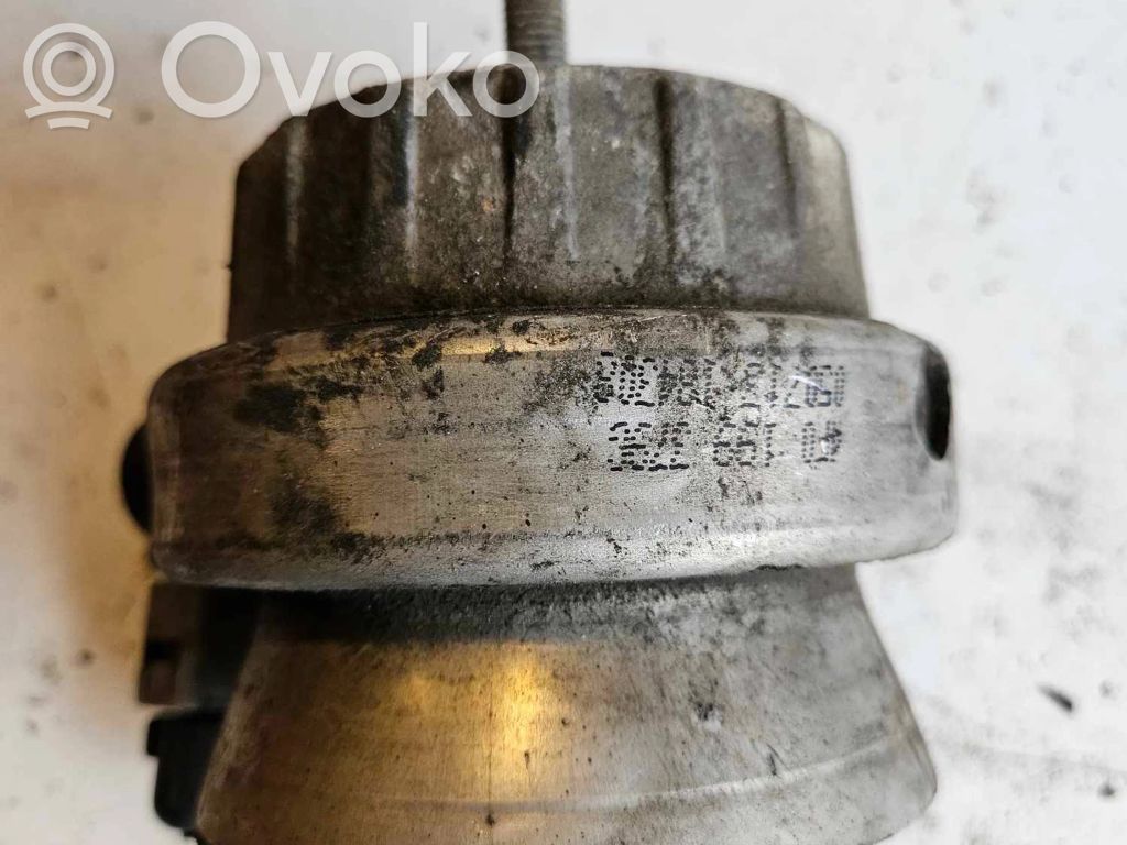 Audi A6 S6 C6 4F Engine mount bracket 
