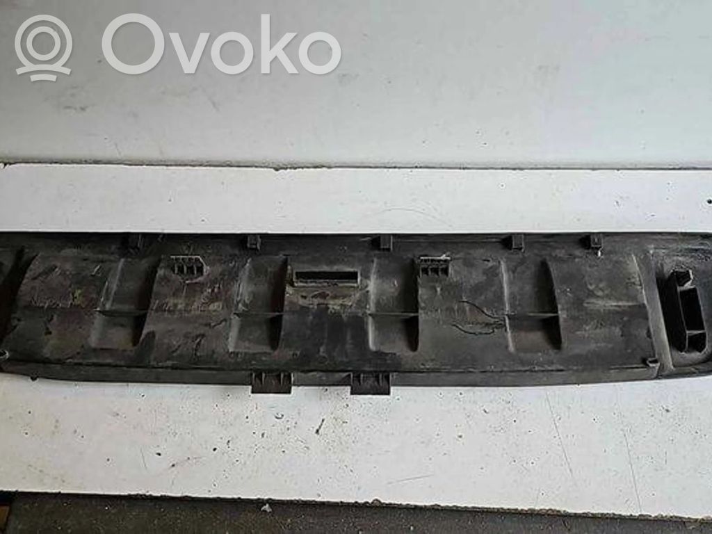 Audi Q7 4L Radiatoru paneļa augšējā daļa (televizors) 
