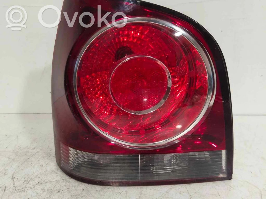 Volkswagen Polo Aizmugurējais lukturis virsbūvē 
