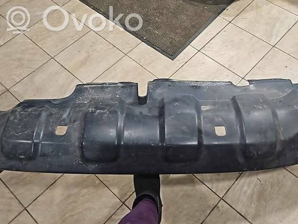 Honda CR-V Moldura inferior del parachoques trasero 