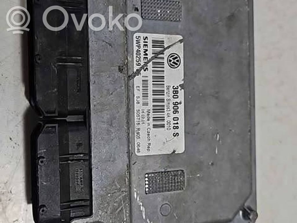 Volkswagen PASSAT B5 Engine control unit/module 