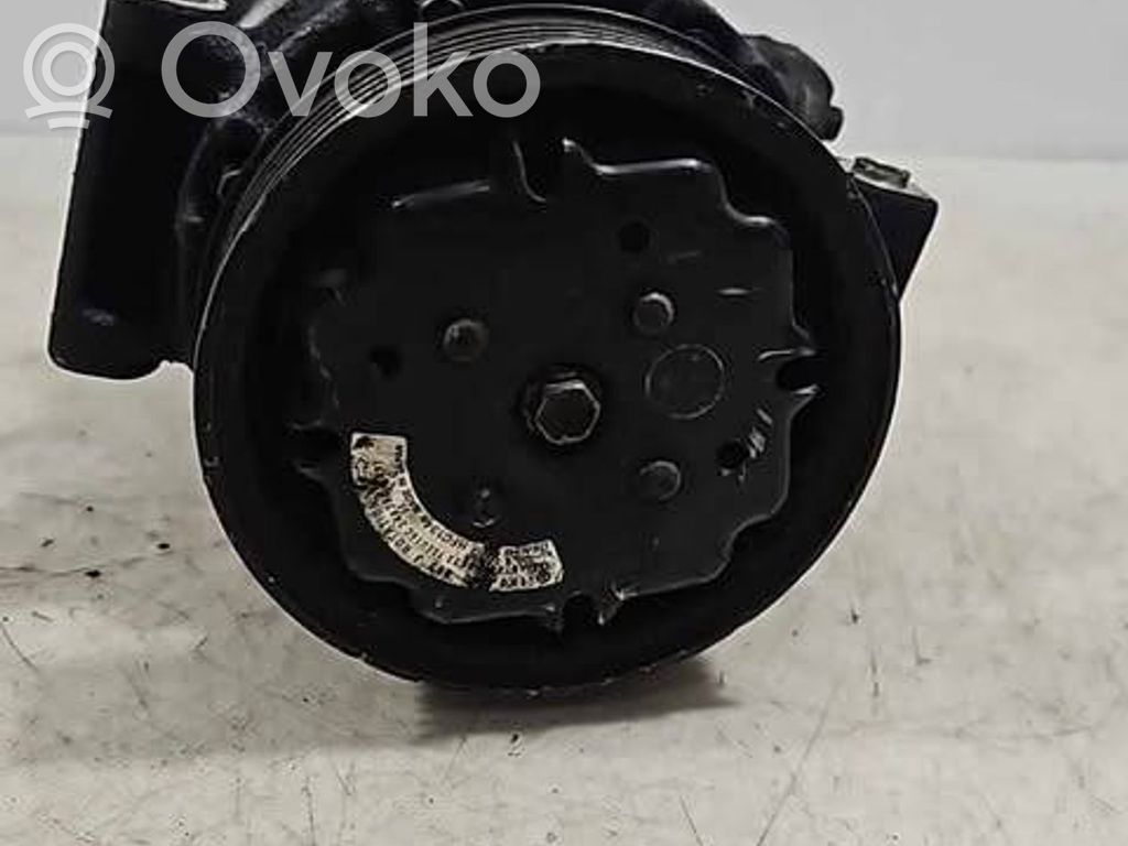 Volkswagen Touran I Air conditioning (A/C) compressor (pump) 