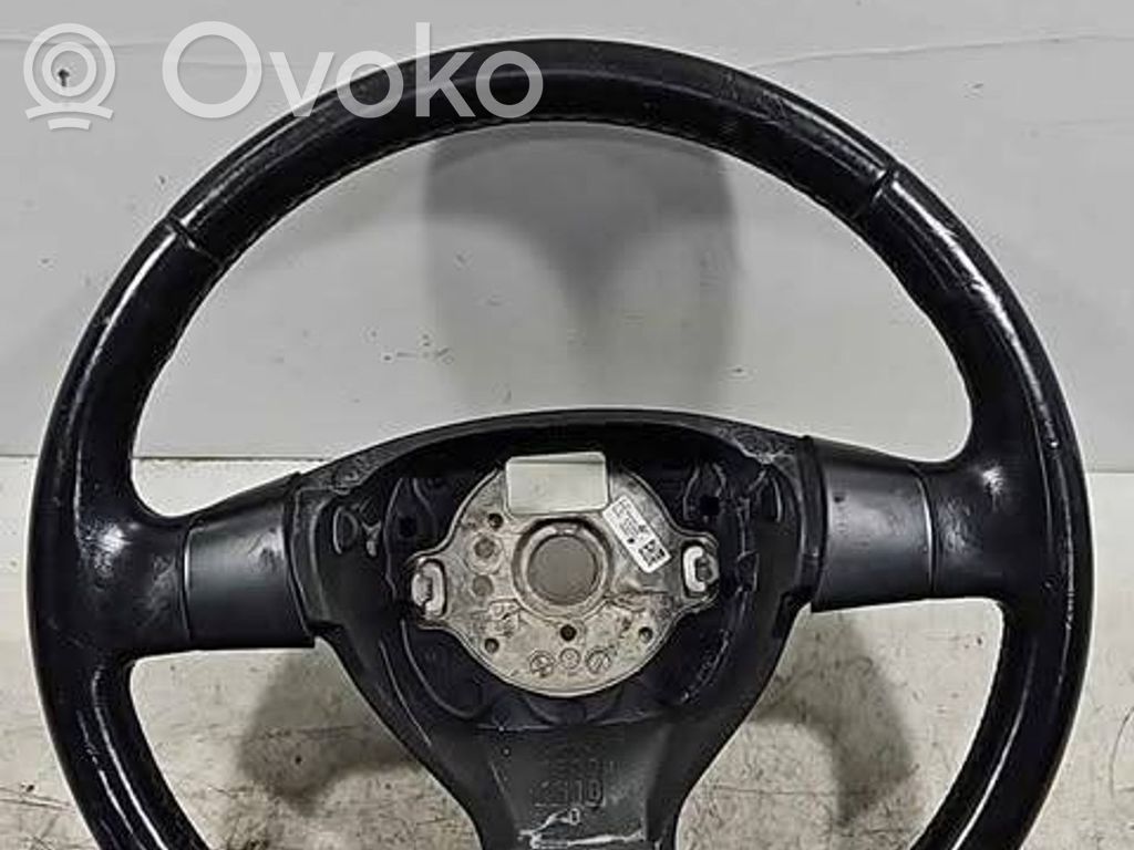 Volkswagen PASSAT B6 Kierownica 
