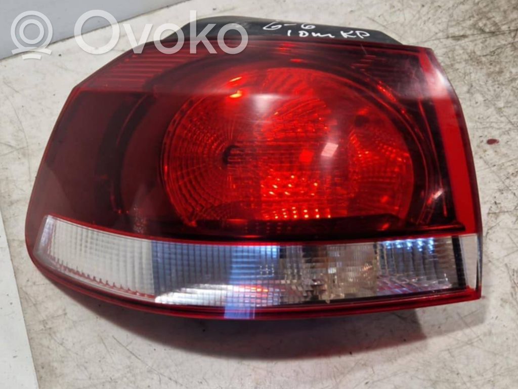 Volkswagen Golf VI Aizmugurējais lukturis virsbūvē 