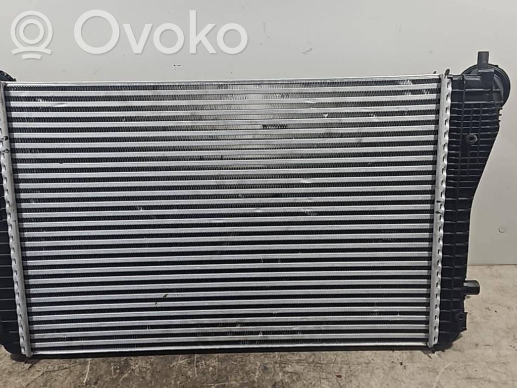Volkswagen Touran I Interkūlerio radiatorius 