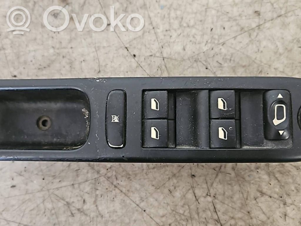 Peugeot 307 Electric window control switch 