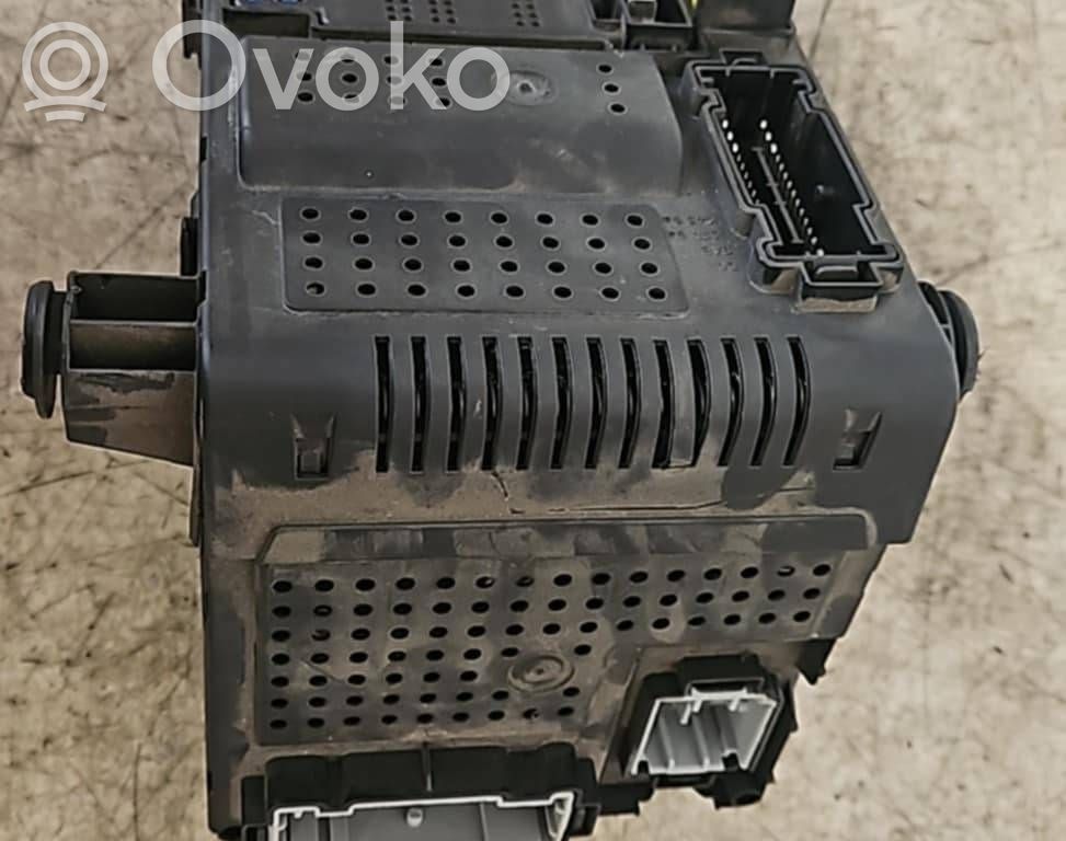 Volvo XC90 Fuse module 