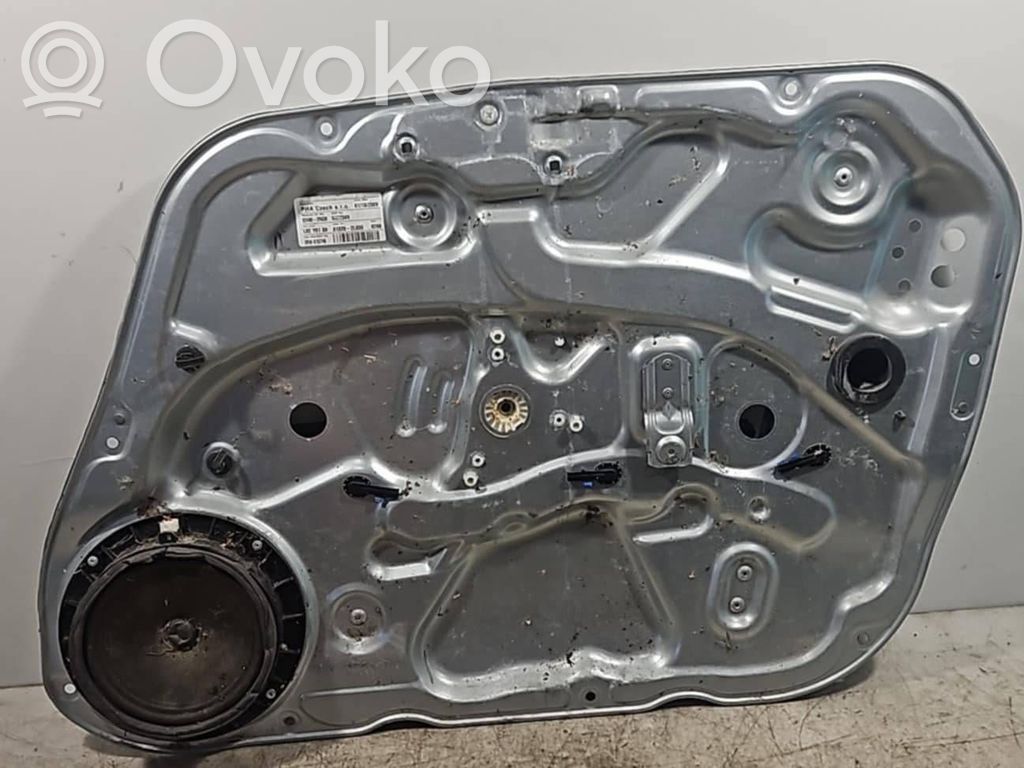 Hyundai i30 Elektriskais loga pacelšanas mehānisms bez motoriņa 