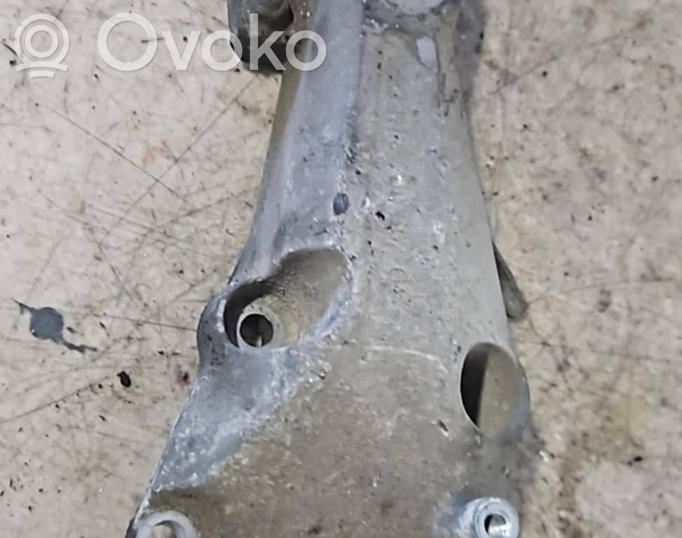 BMW 1 E81 E87 Engine mounting bracket 