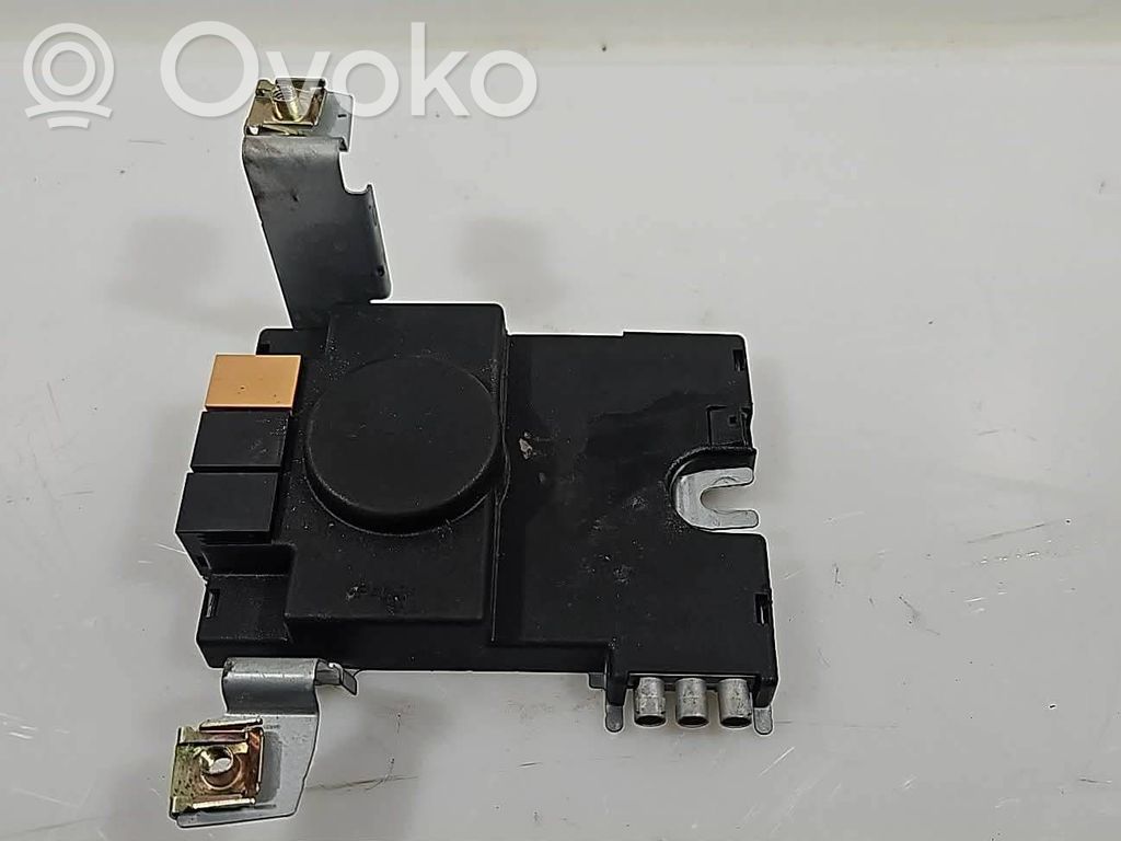 Audi A3 S3 8P Amplificator antenă aeriană 