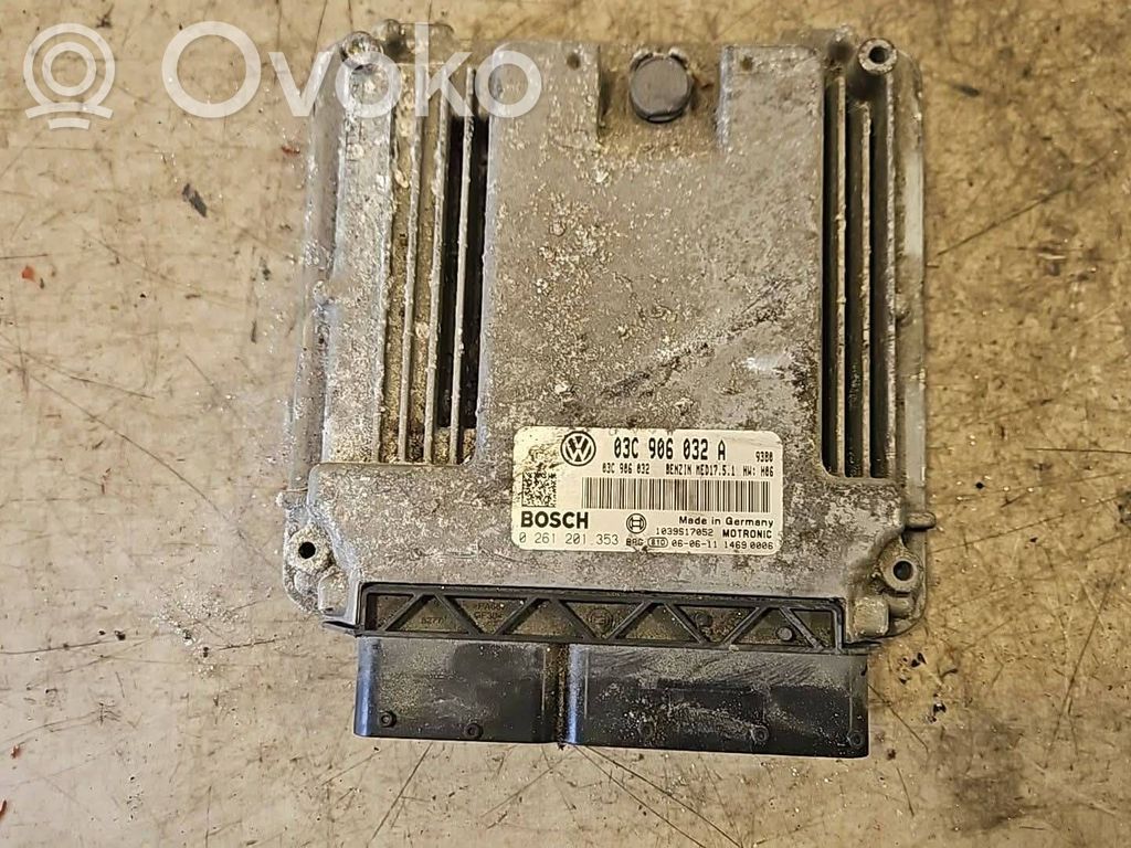 Volkswagen Golf V Engine control unit/module 